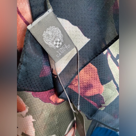 Vince Camuto Luxury Scarf - Picture 4 of 5